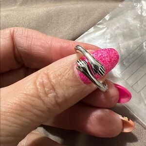 NewSilver Hug Design Ring